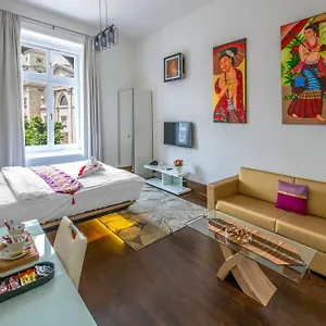 andrassy-thai-hotel.inbudapesthotels.com/